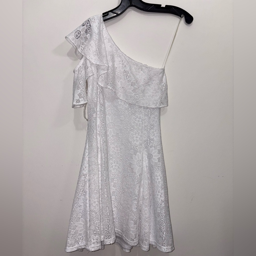 The Edit by Seventeen One-Shoulder White Lace Dress